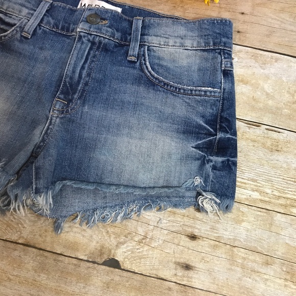 Wildfox Ruby Mid-Rise cut off shorts. Size 25 - Picture 4 of 7